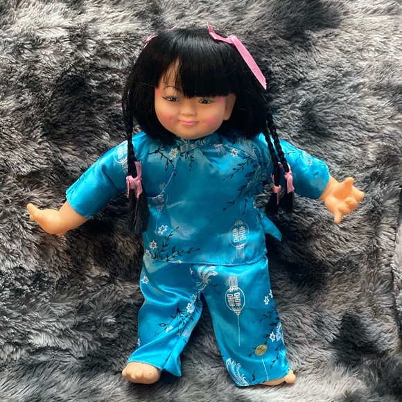 Other - Vintage 1986 Asian Doll All Original
Very Rare Goodwell Blue Outfit
Cloth Body